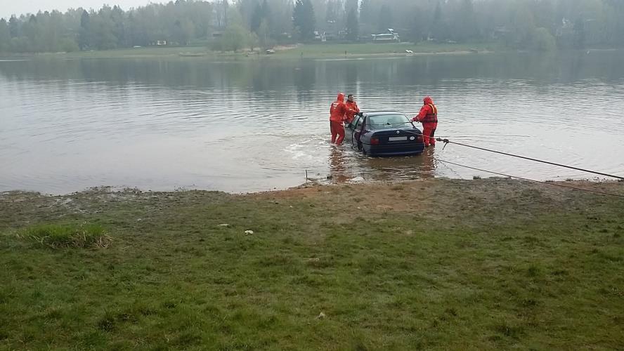 Auto v Seči