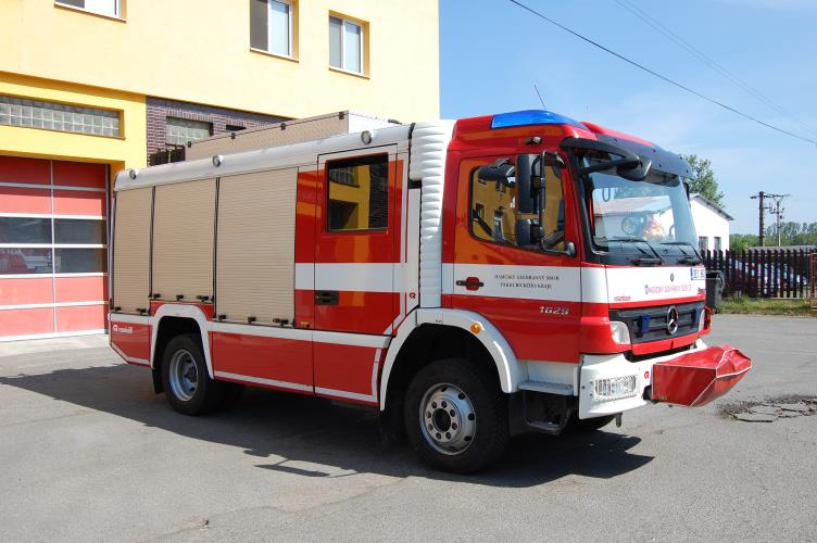 CAS 20-Mercedes Benz ATEGO 3.JPG