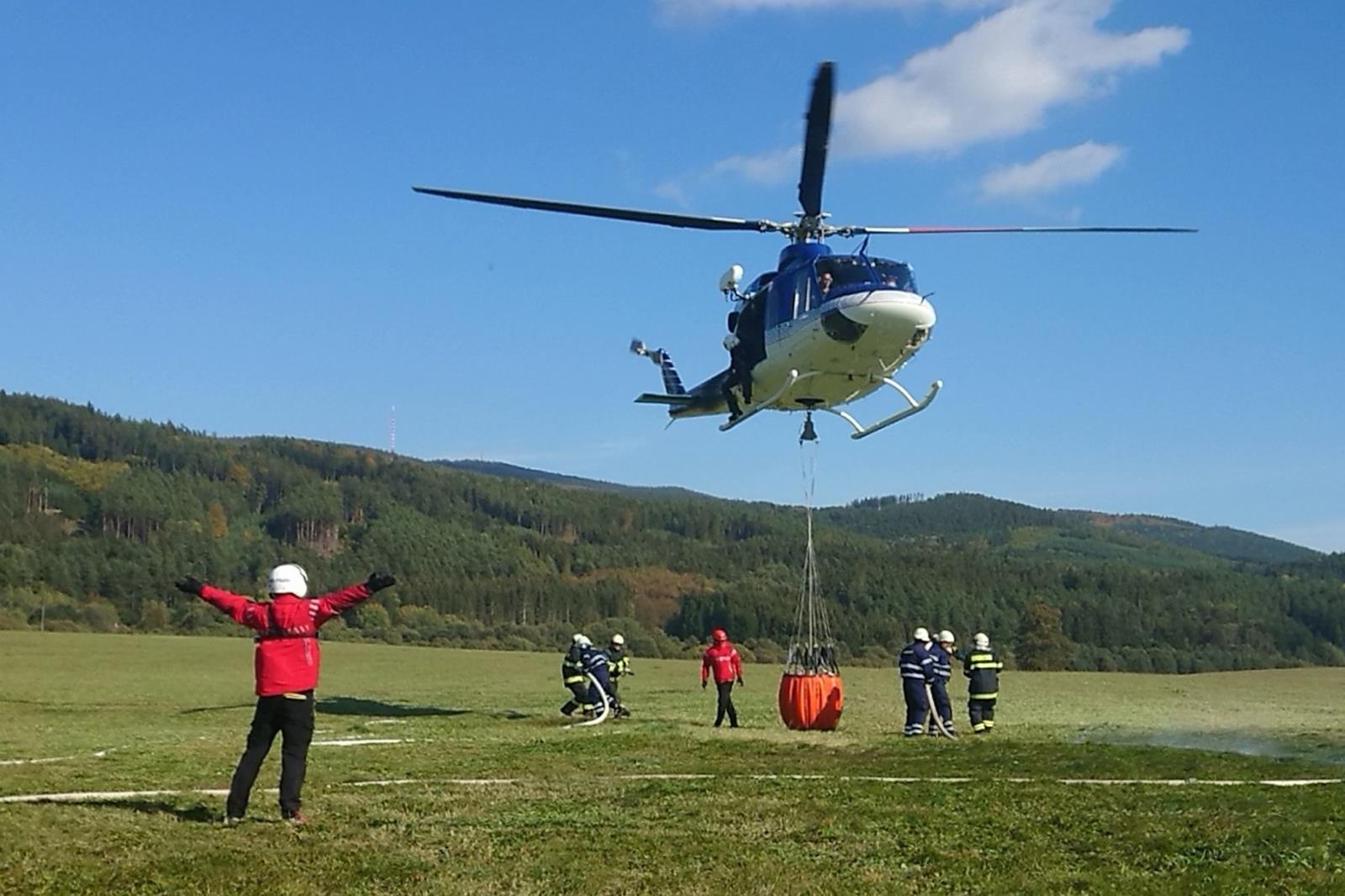 Cvičení - požár lesa, Chvalšiny - 4. 10. 2018 (13).jpg