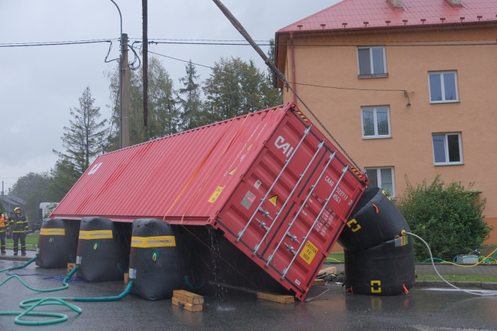 DN_MANvyprostenikontejnerTrojanovice (25).JPG