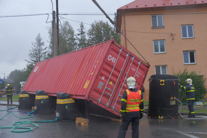 DN_MANvyprostenikontejnerTrojanovice (27).JPG