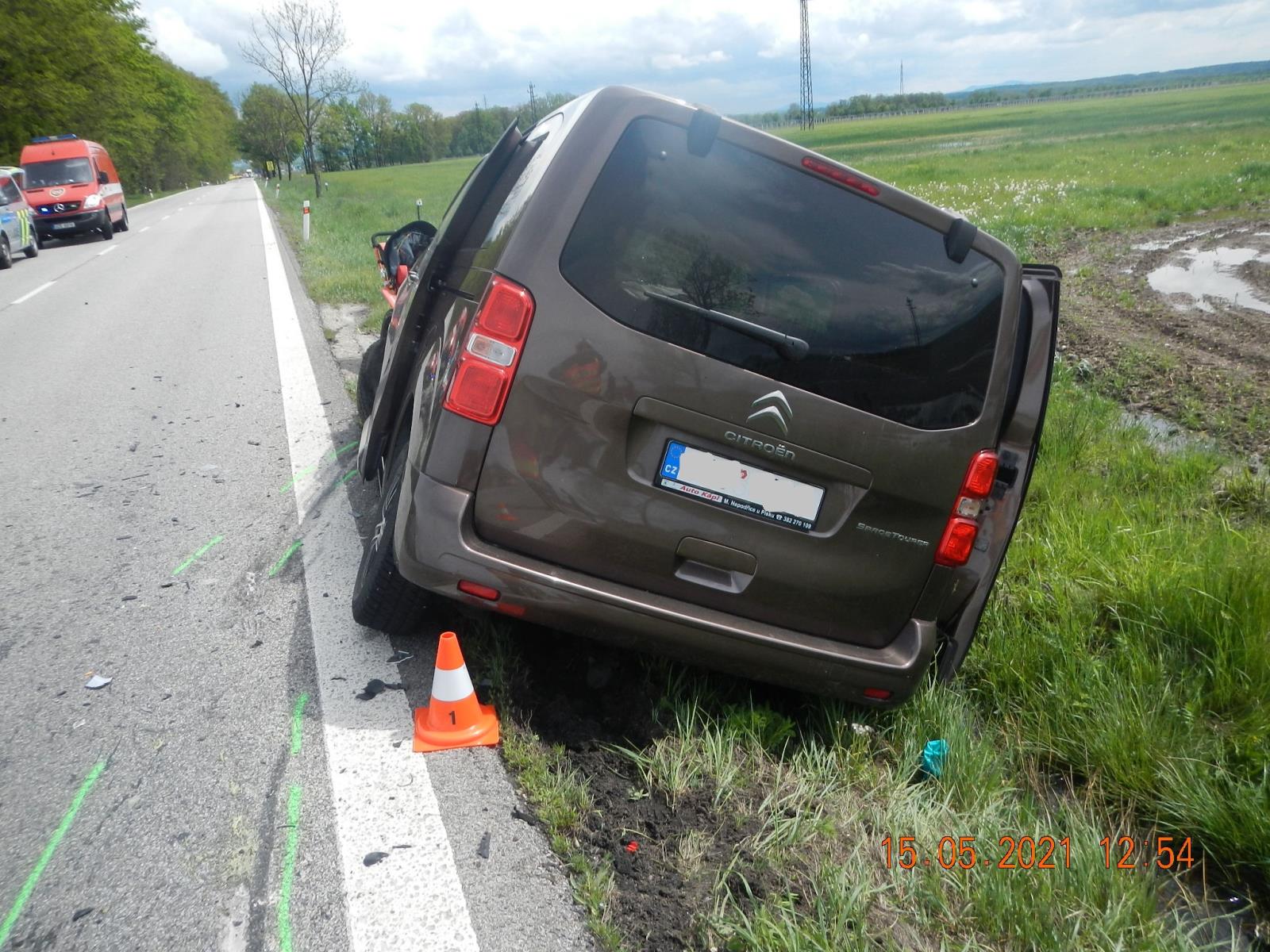 Dopravní nehoda 4 OA, Čejkovice - 15. 5. 2021 (3).JPG