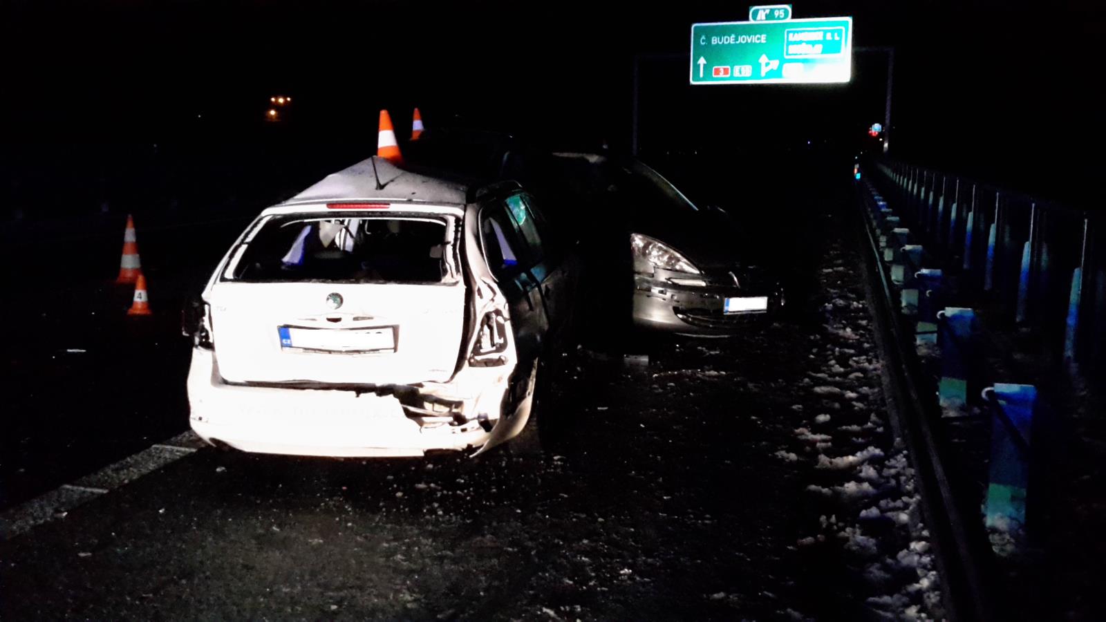 Dopravní nehoda 4 OA, Soběslav - 16. 1. 2018 (4).jpg