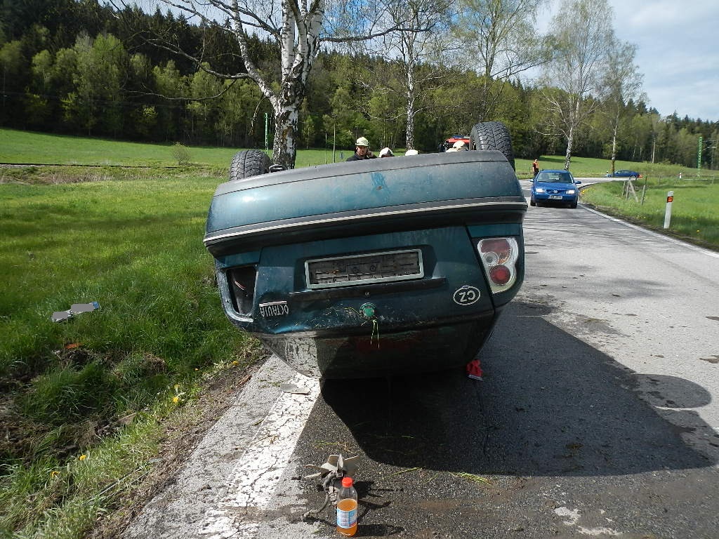 Dopravní nehoda OA, Jenín - 14. 5. 2017 (2).JPG