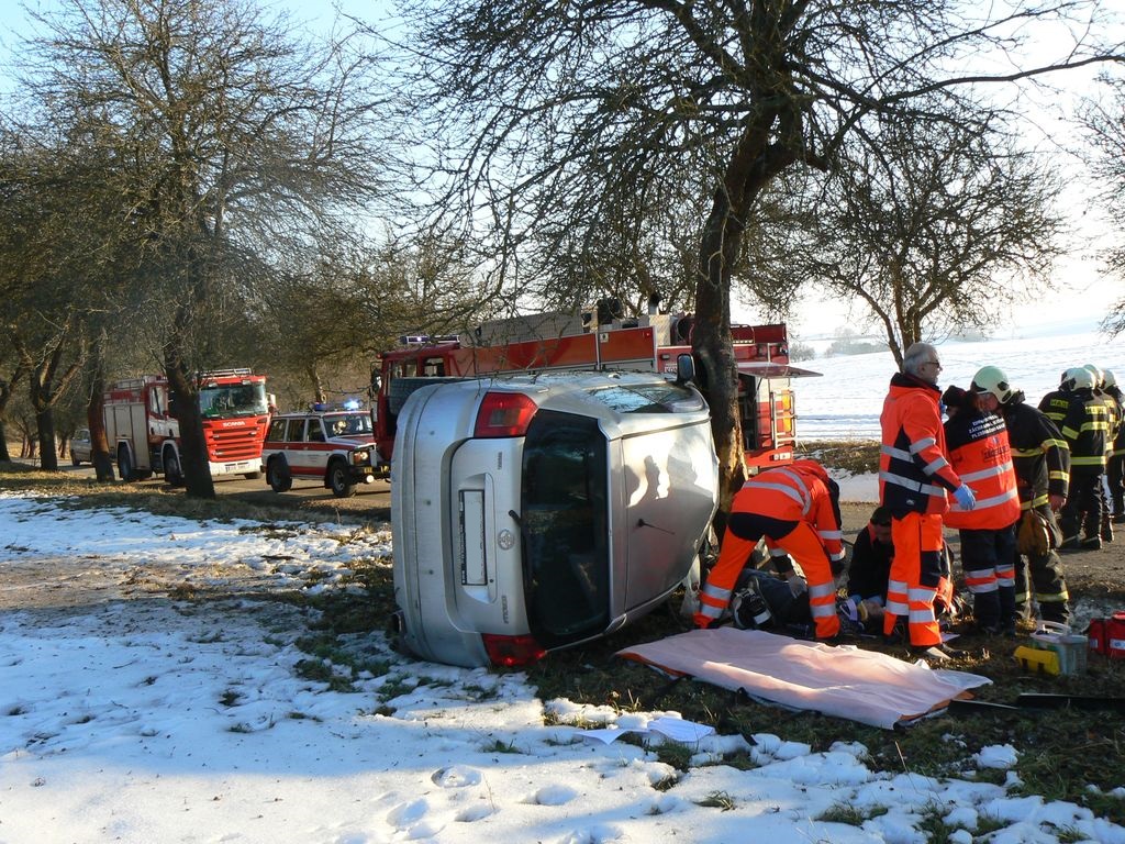 Dopravní nehoda OA, Kalenice - 15. 2. 2017 (2).jpg