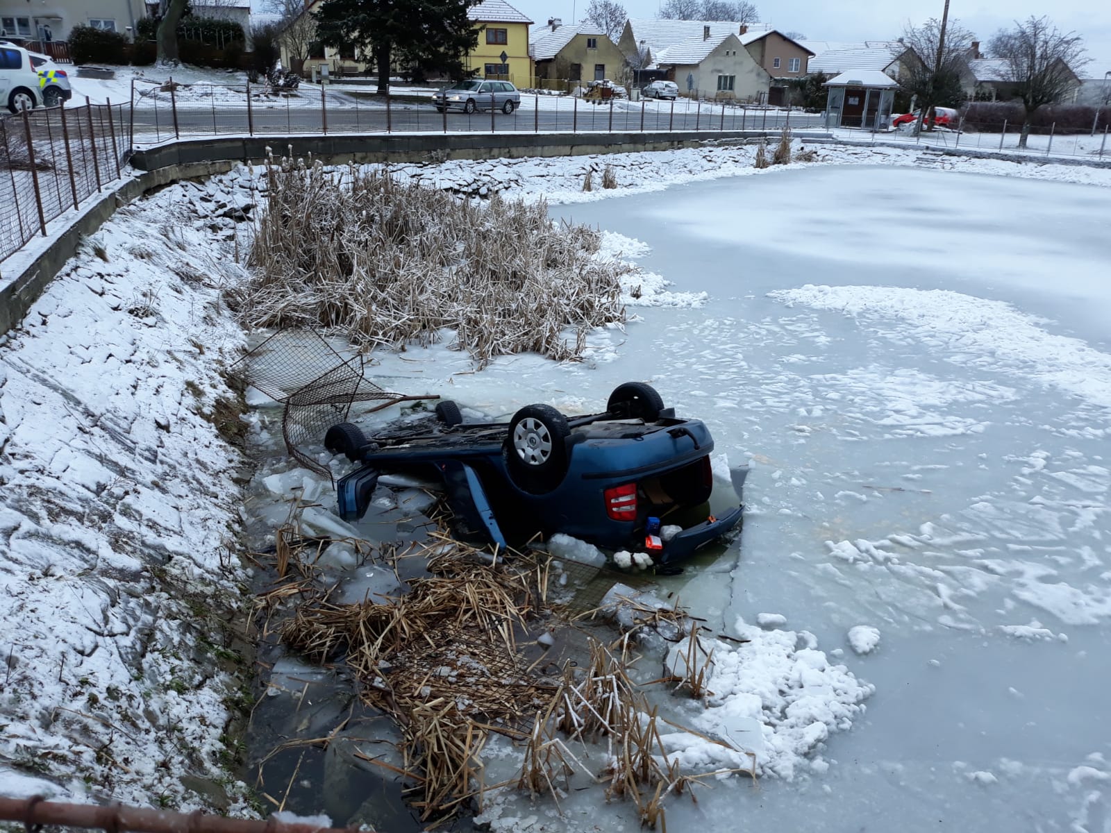 Dopravní nehoda OA, Strážkovice - 28. 1. 2019  (1).jpg