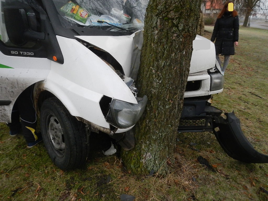 Dopravní nehoda dodávky, Zvěrotice - 18. 12. 2016 (3).JPG