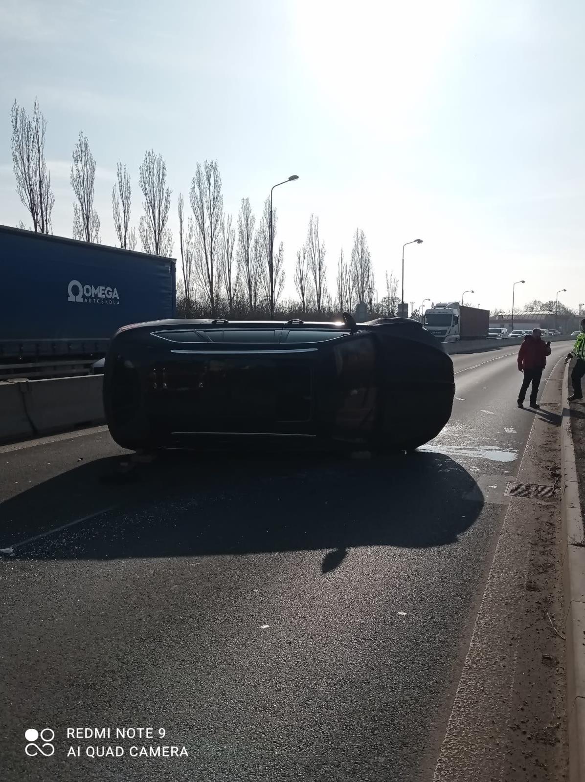 Dopravní nehoda na silnici I/13 v Chomutově.