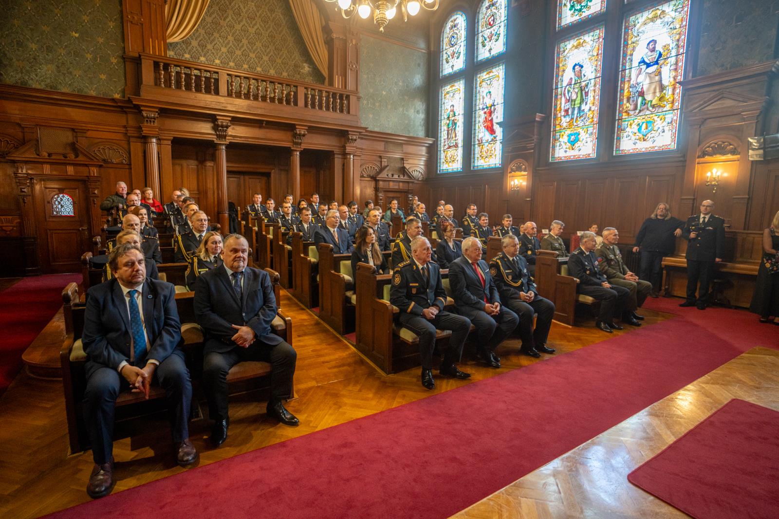 Foto ze slavnostního ceremoniálu předávání medailí 2025