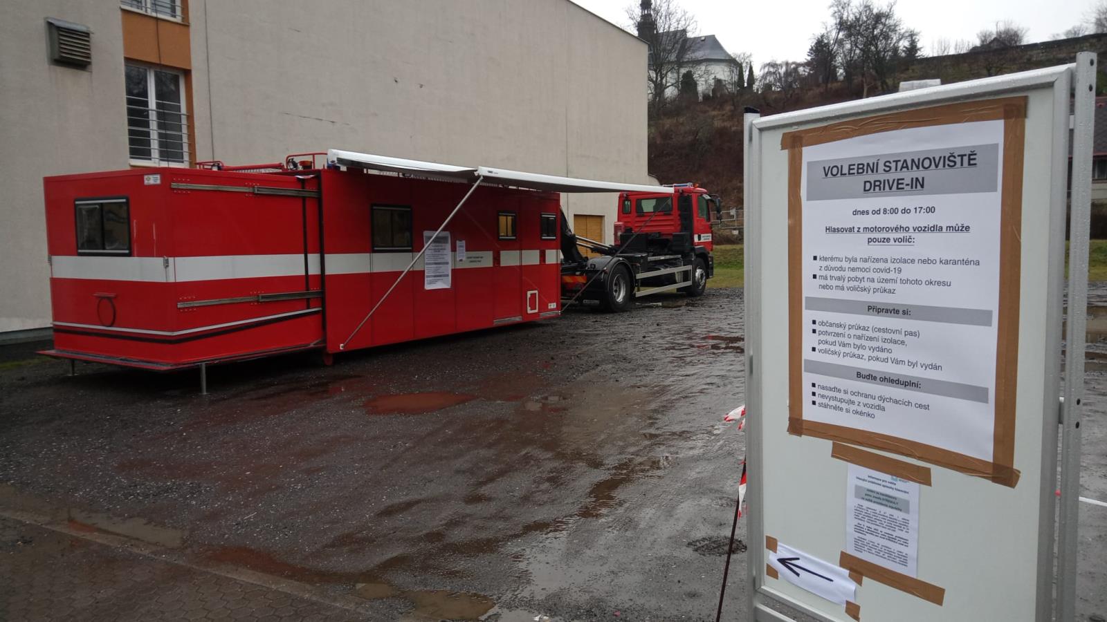 Hasiči zajistili volební stanoviště pro Covid pozitivní voliče