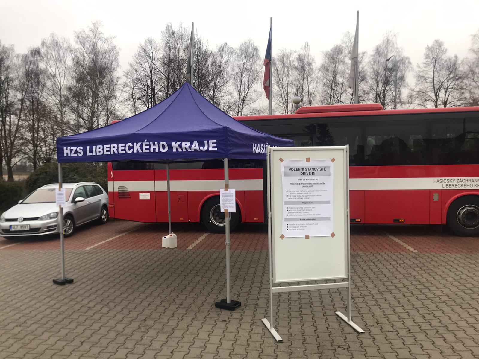 Hasiči zajistili volební stanoviště pro Covid pozitivní voliče