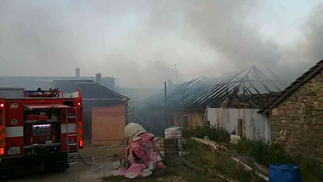 Jabloňov