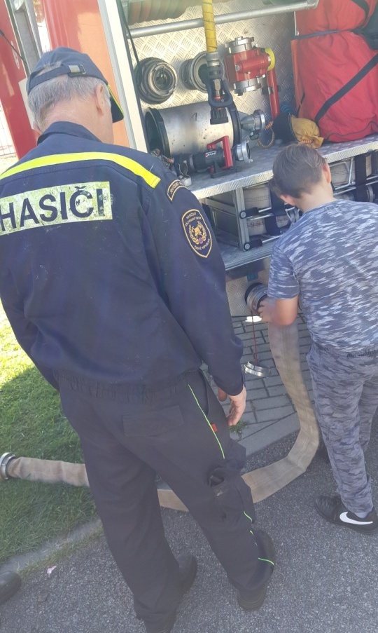 Kdo si hraje, nezlobí - 13. 9. 2019 (3).jpg