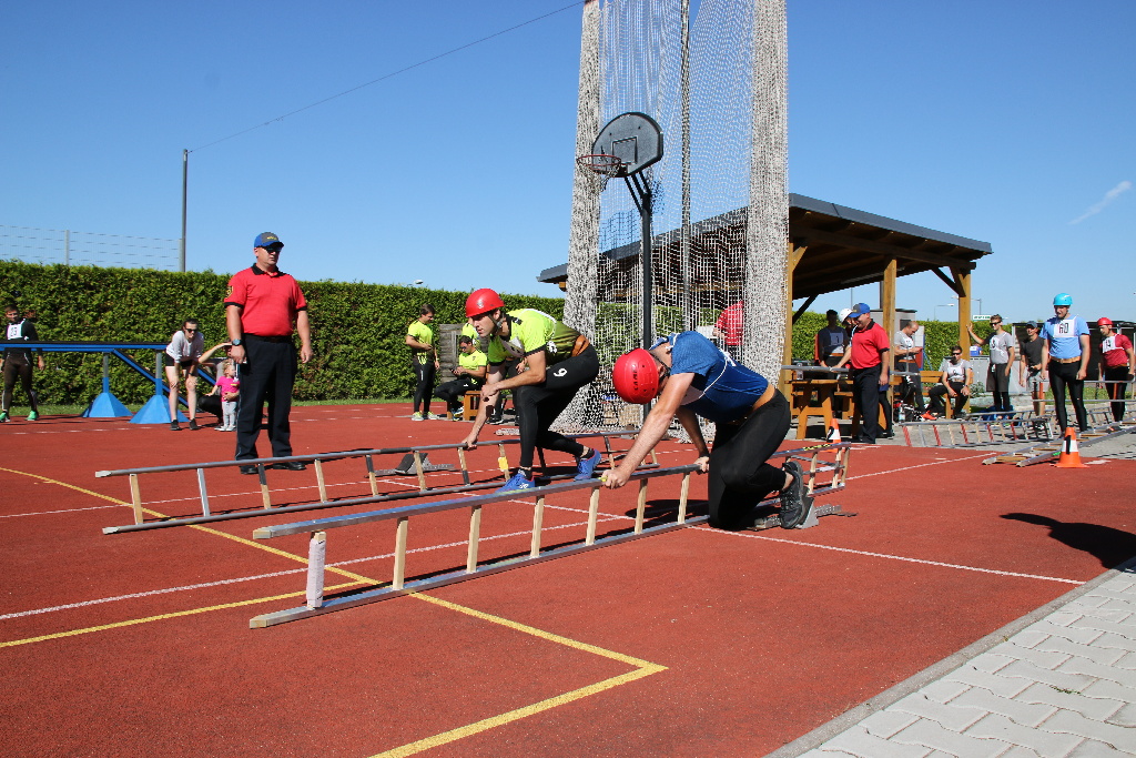Krajská soutěž v požárním sportu Košutka (100).JPG