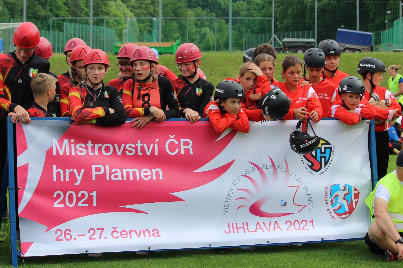 Mistrovství ČR hry Plamen_společné foto soutěžících.JPG