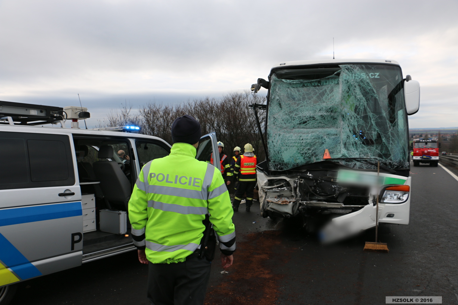 Nehoda autobus a dodávka D46