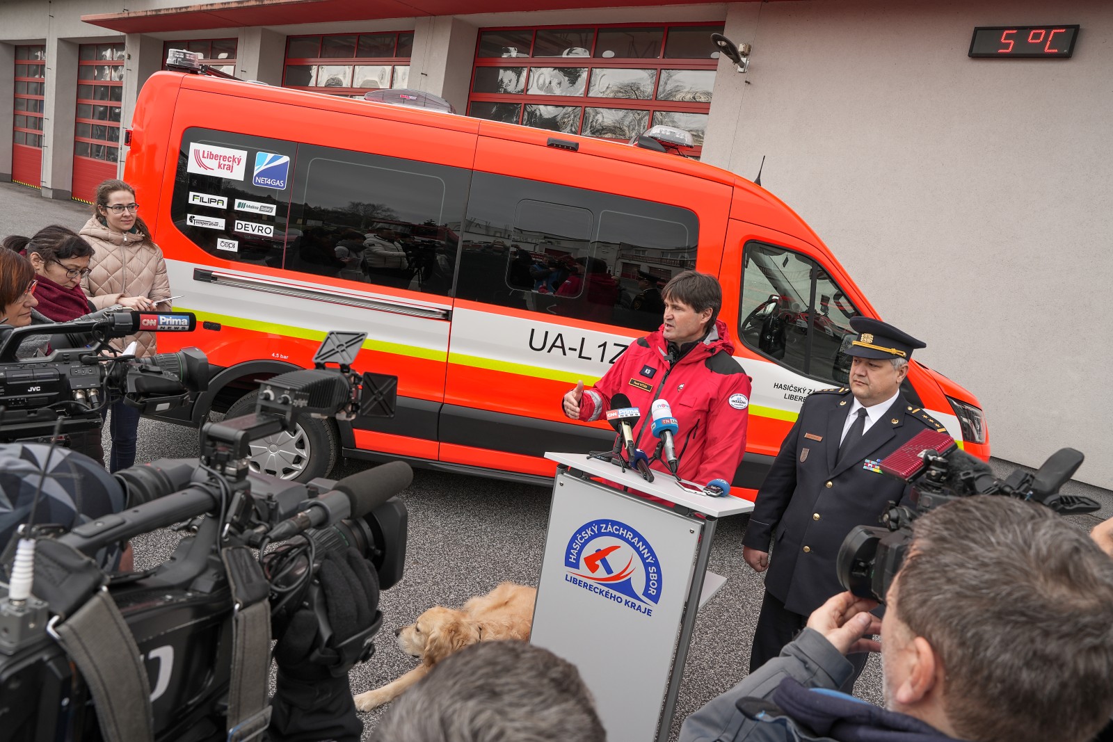 Novináři měli možnost si také prohlédnout nové kynologické vozidlo