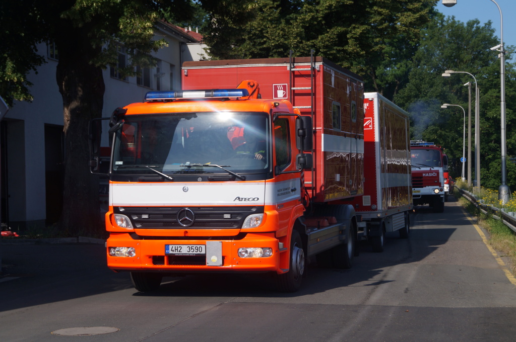 Odjezd povodňového odřadu HZS KHk (1).JPG