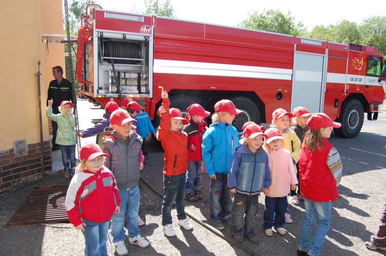 Široká veřejnost dnes měla možnost při Orlické věži nahlédnout k hasičům a prohlédnout si jejich vybavení