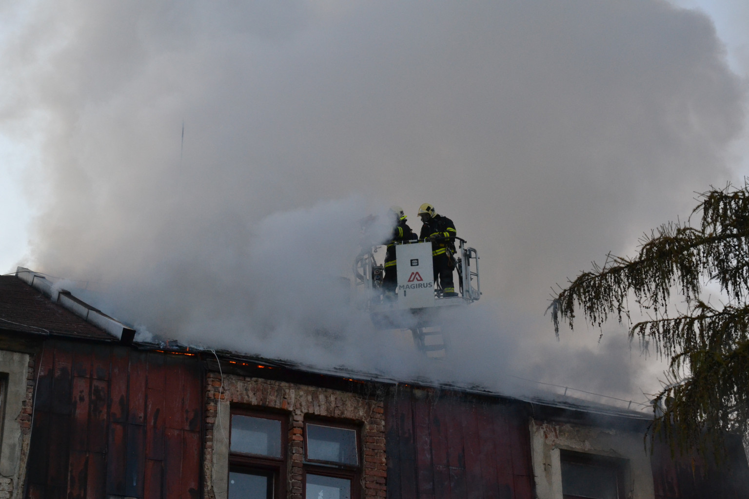 Požár půdy - Liberec 16.11.2020