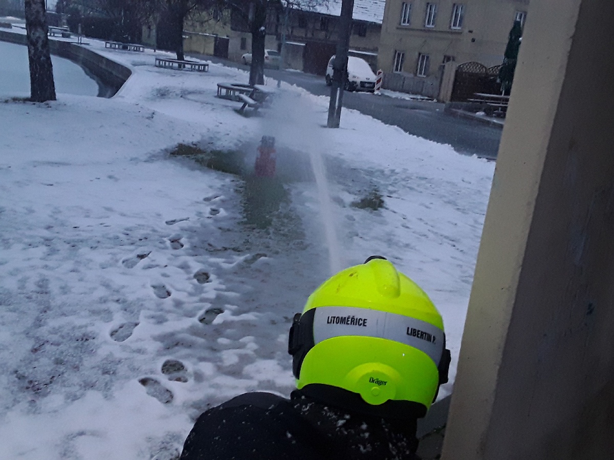Požár propanbutanu Trnovany (2).jpg