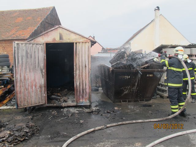 Požár v areálu firmy Kovo Klima v Liticích