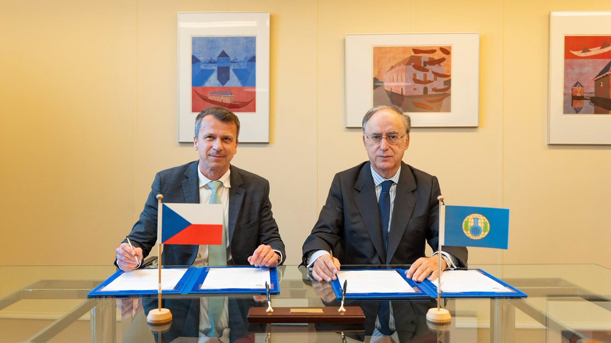 Podpis dohody s OPCW.jpg