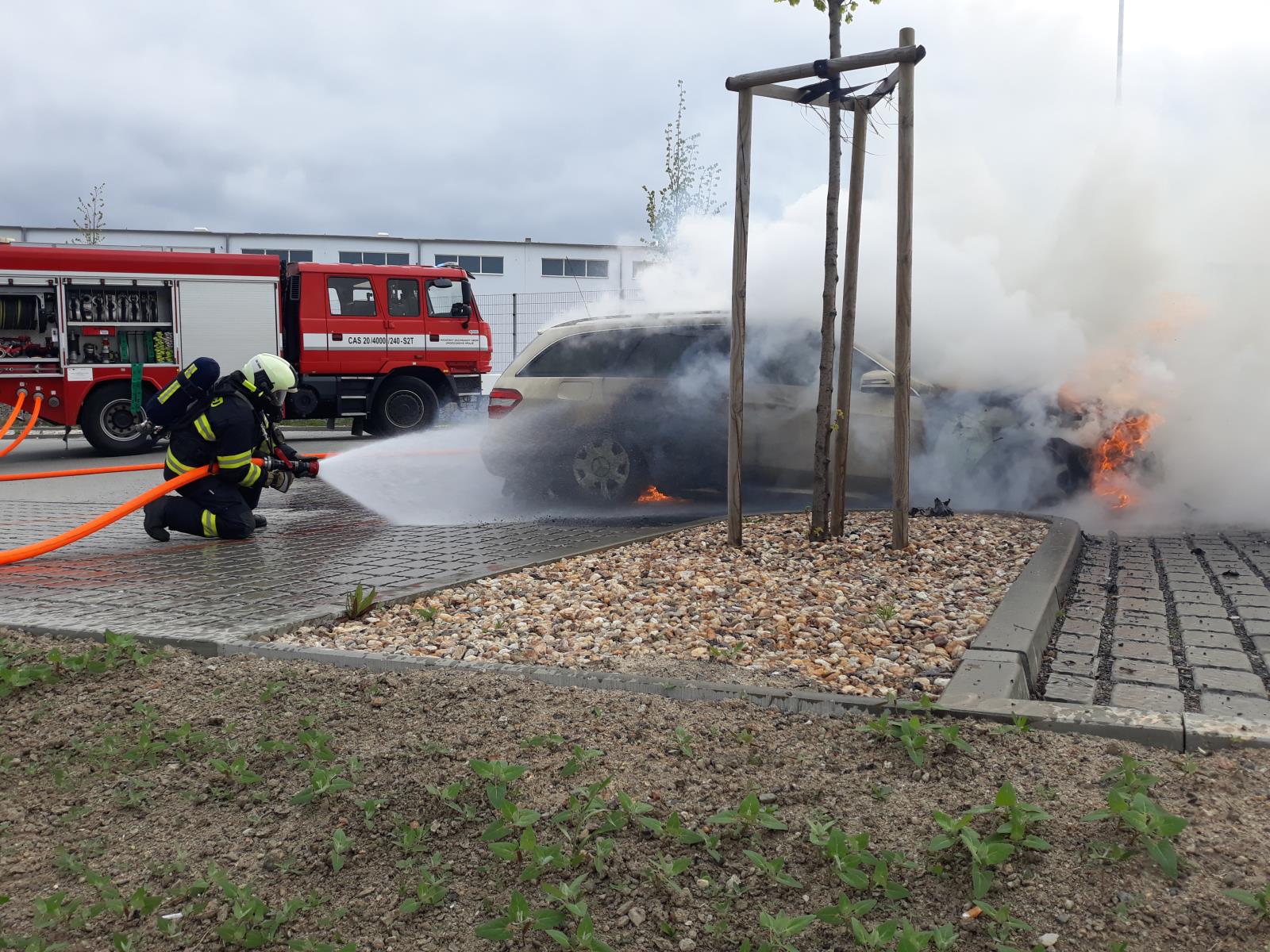 Požár OA, Planá nad Lužnicí - 28. 4. 2019 (3).jpg