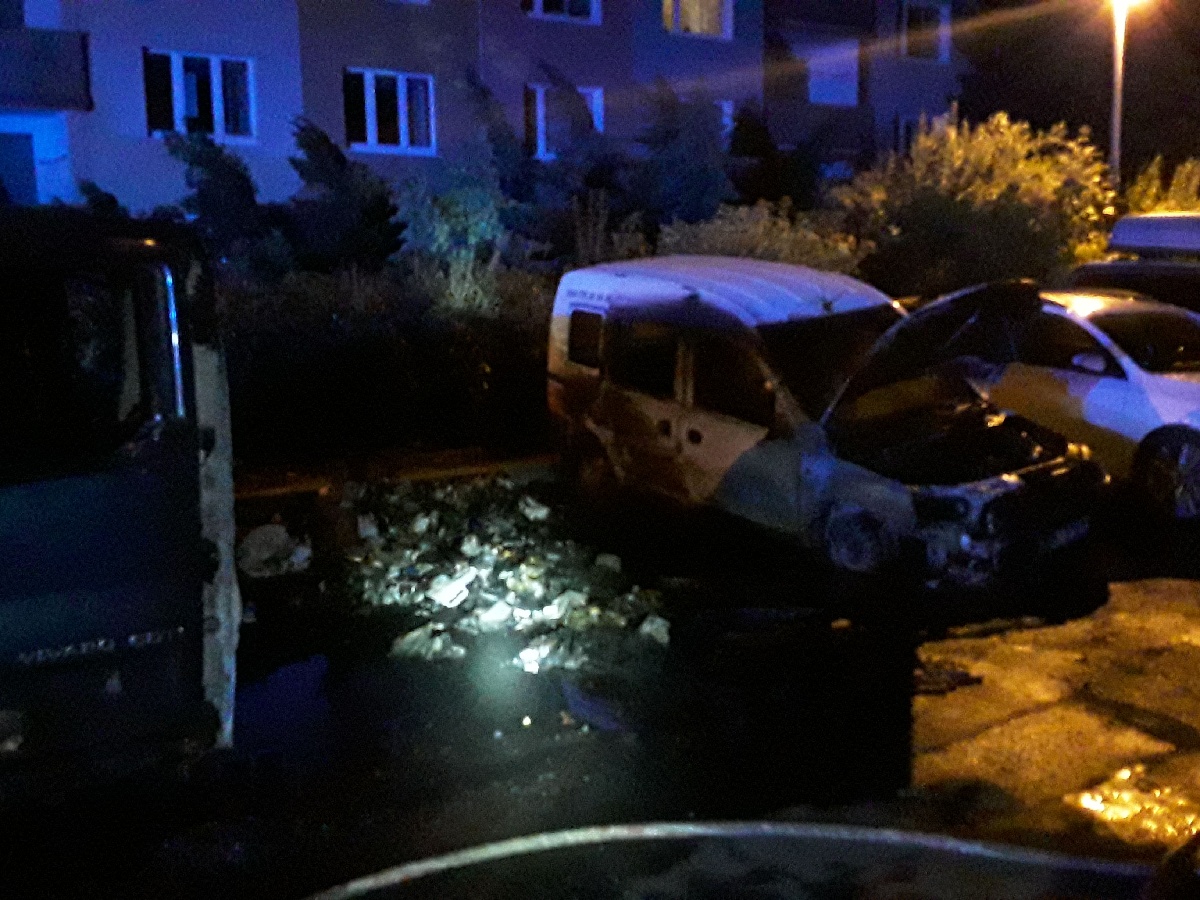 Požár aut chomutov (2).jpg