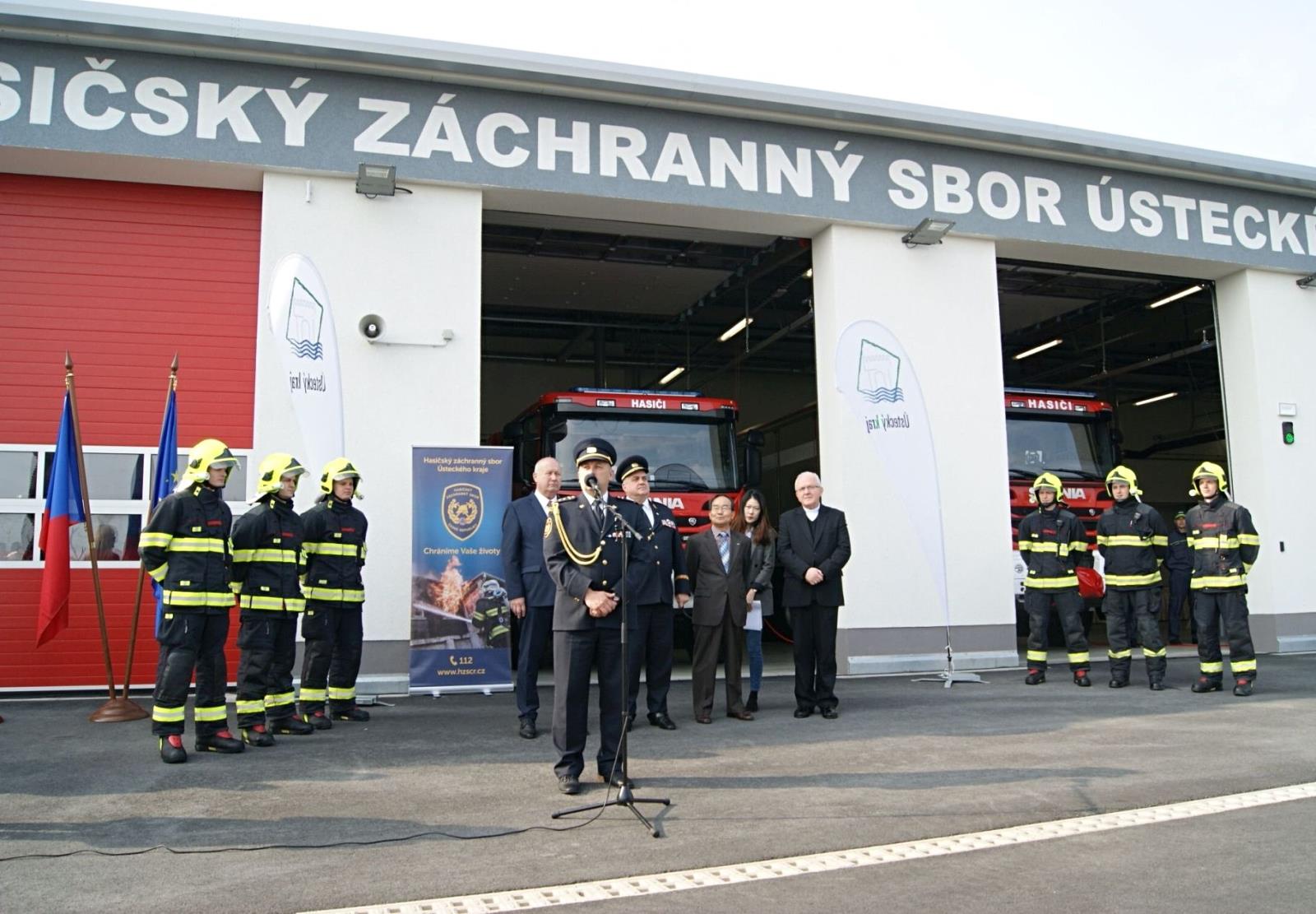 Slavnostní otevření stanice Bitozeves (2).jpg