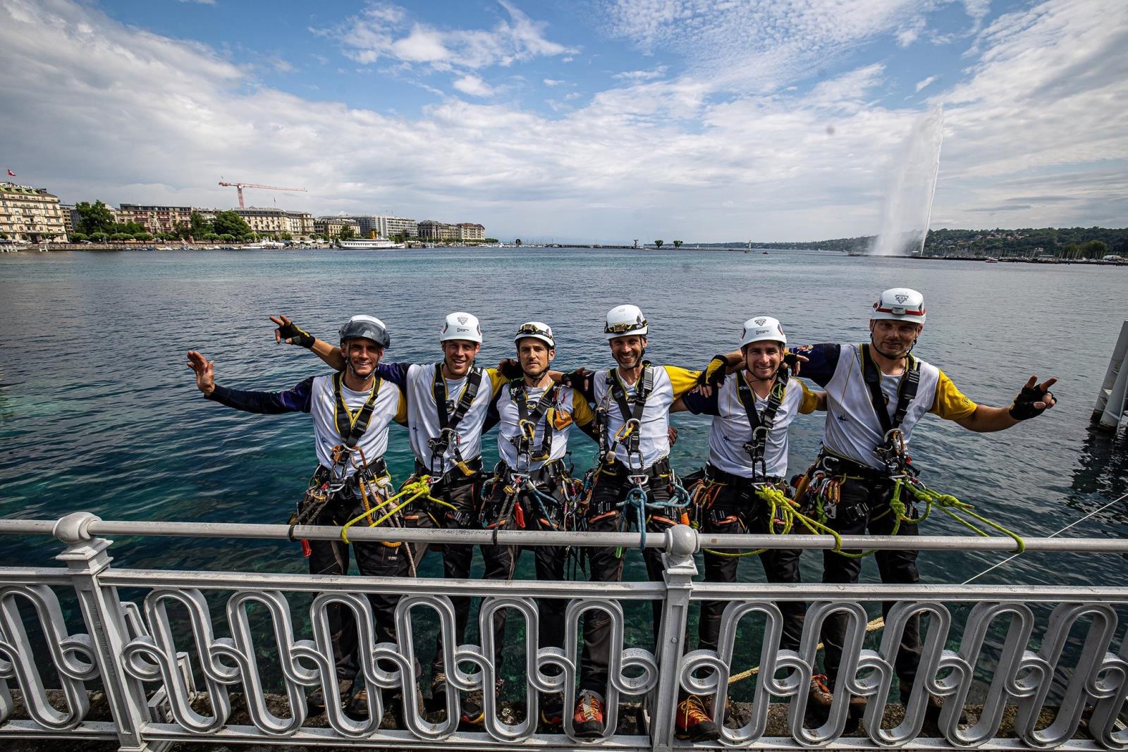 Soutěžní tým, který v Ženevě reprezentoval české profesionální hasiče. Foto: Michal Fanta, HZS KHK