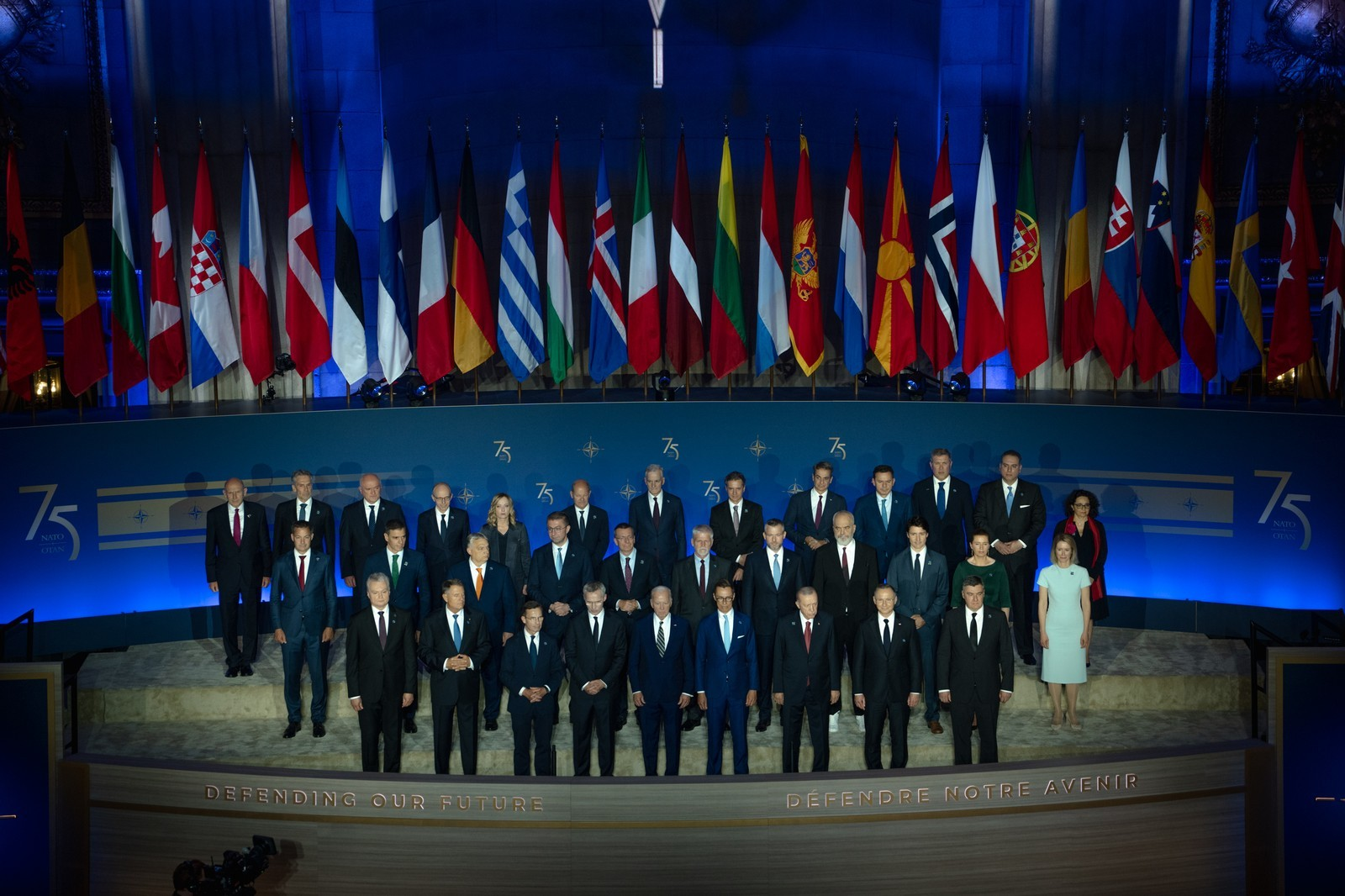 Společná fotografie ze summitu NATO ve Washingtonu