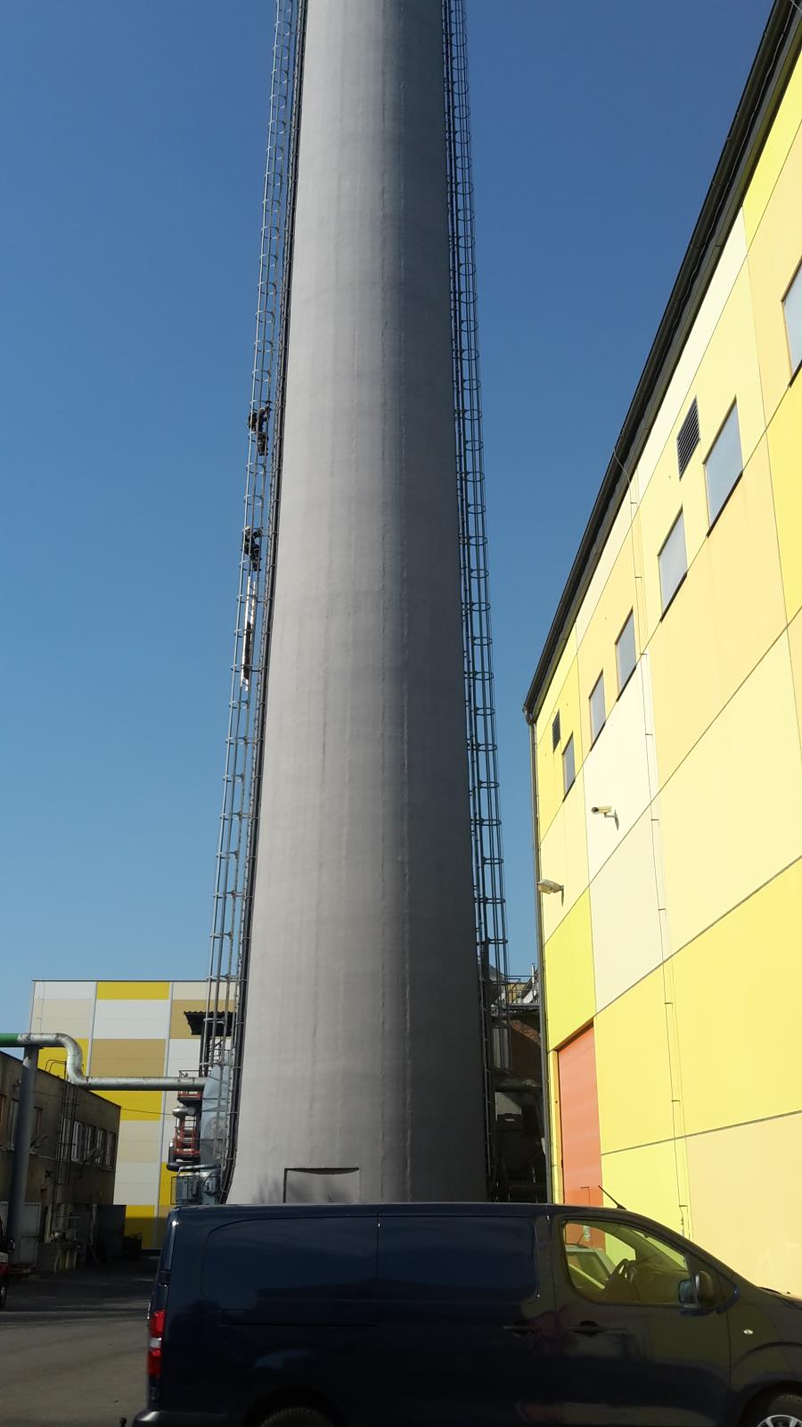 Sundání uvolněných plechů, Jindřichův Hradec - 15. 4. 2019 (6).jpg