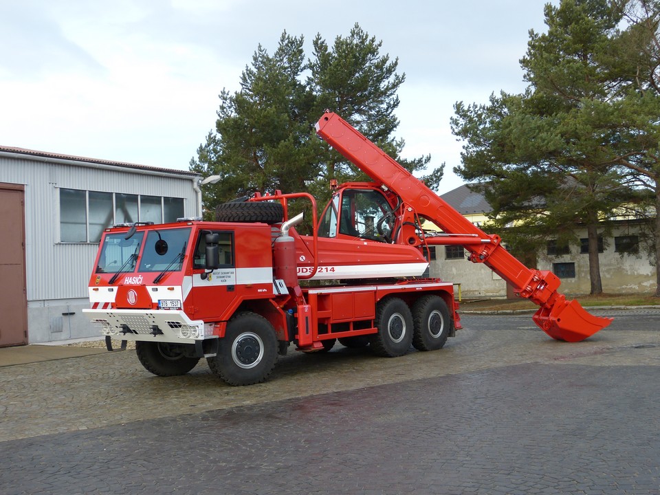 UDS 214 T815-7 (5).jpg