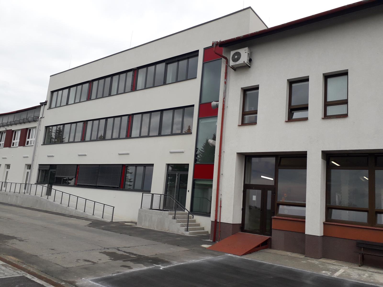 Učebna Strojní služby.jpg