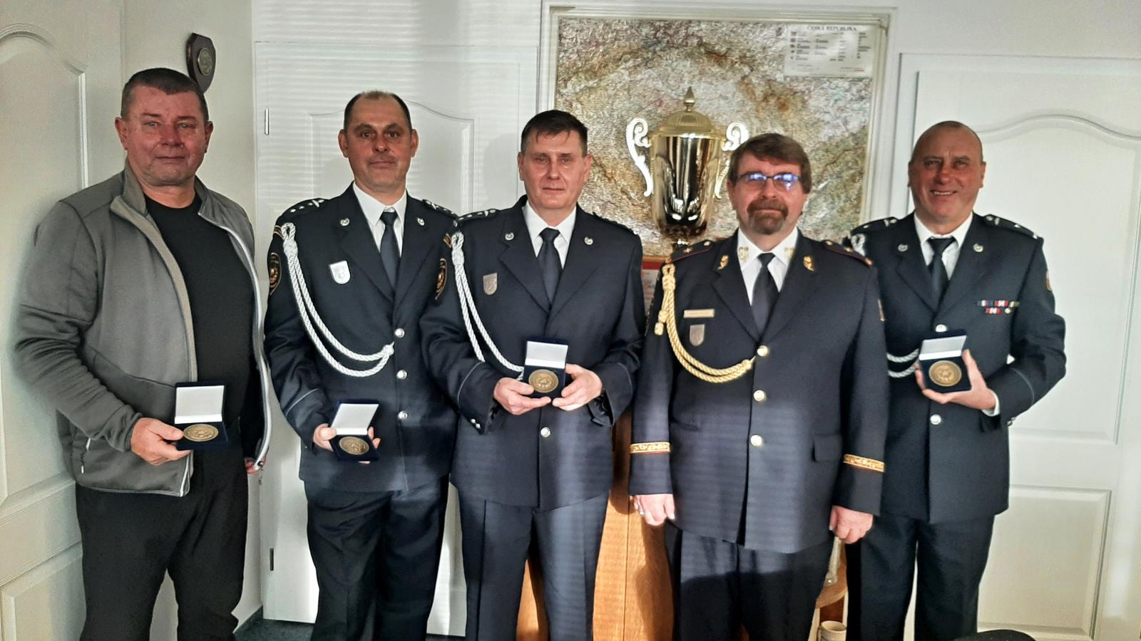  Ladislav Cibulka, Roman Prančl, krajský ředitel František Pavlas, Miloslav Polívka (3).jpg