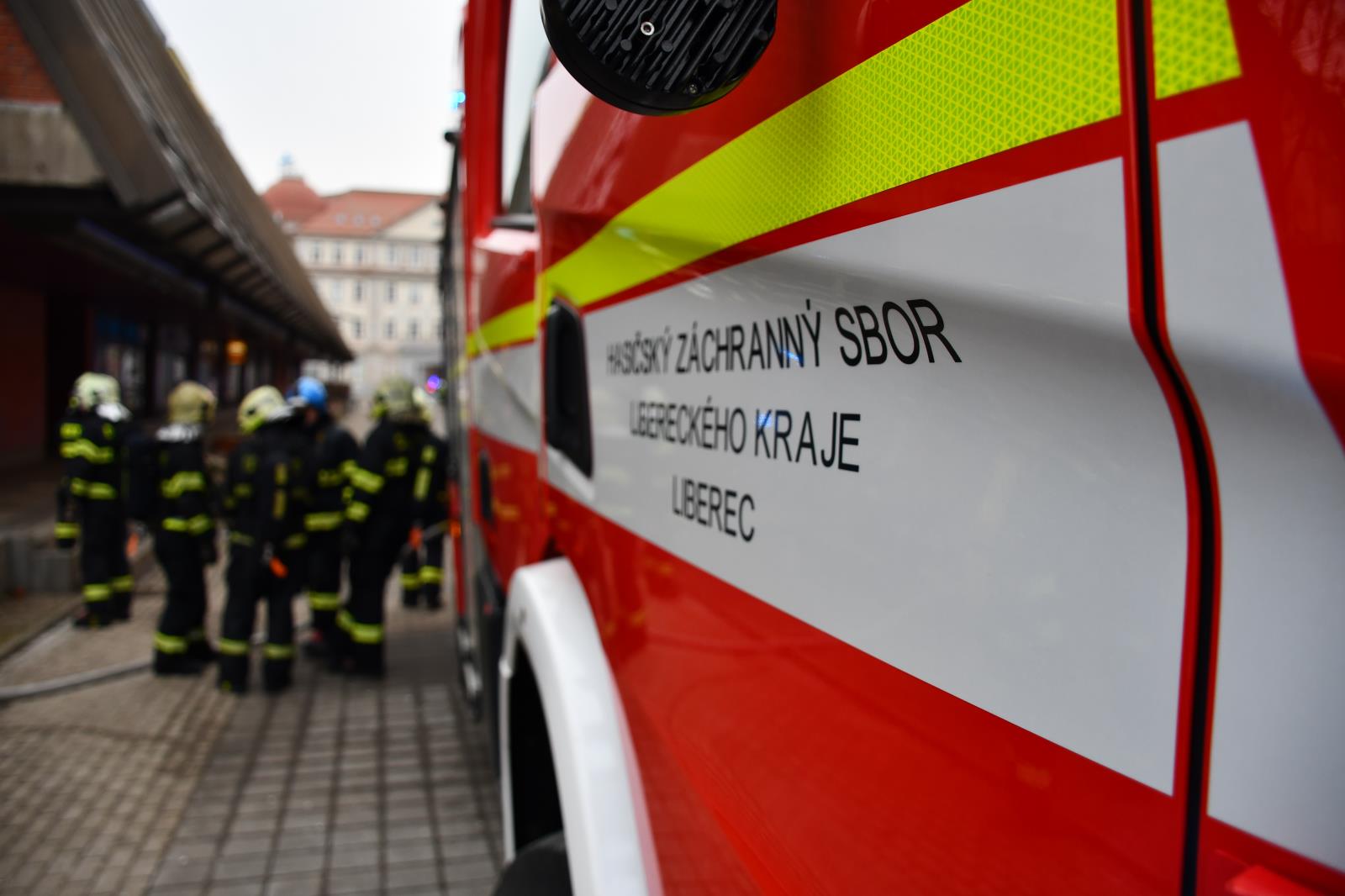 Vozidlo HZS Libereckého kraje na místě zásahu