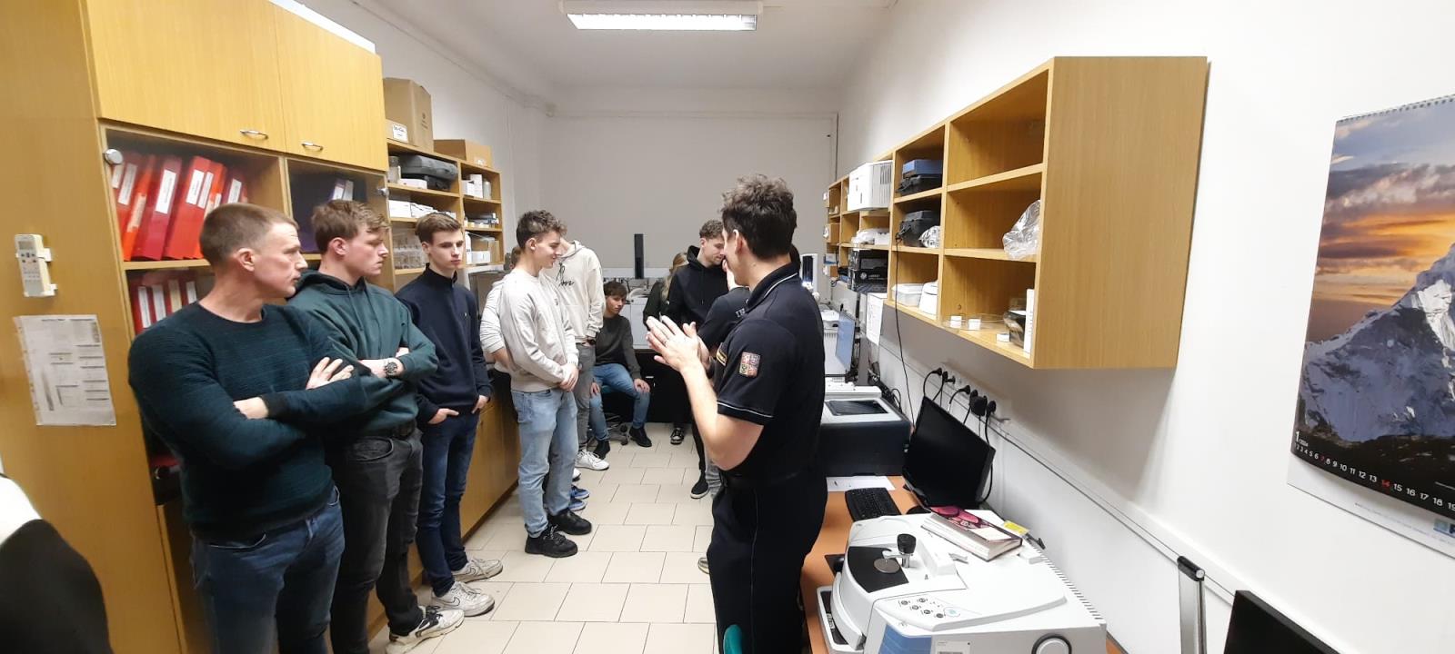 Vzdelavame stredoskolske studenty ze zahranici_10.jpg