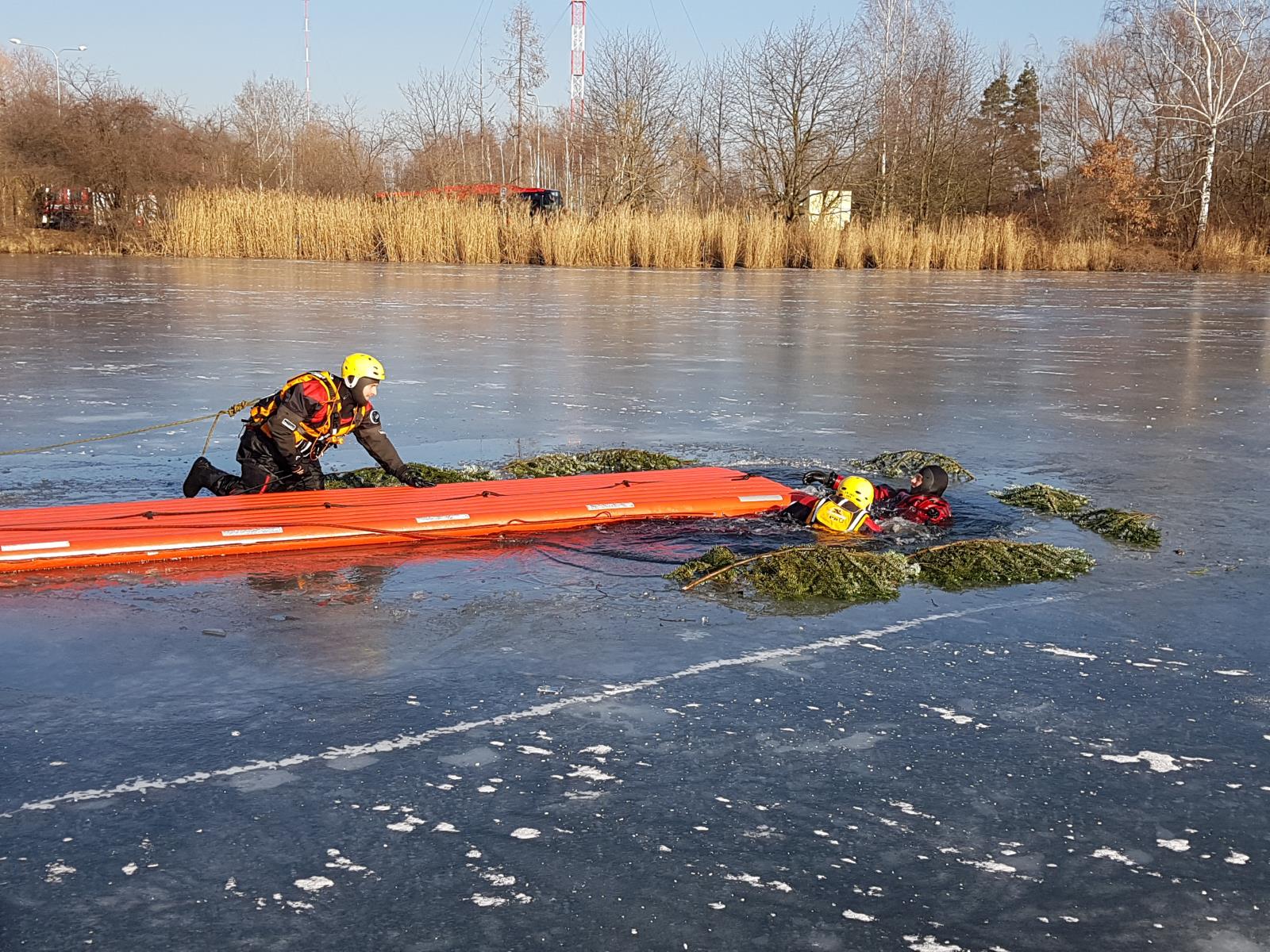 Záchrana z ledu, České Budějovice - 31. 1. 2019 (12).jpg