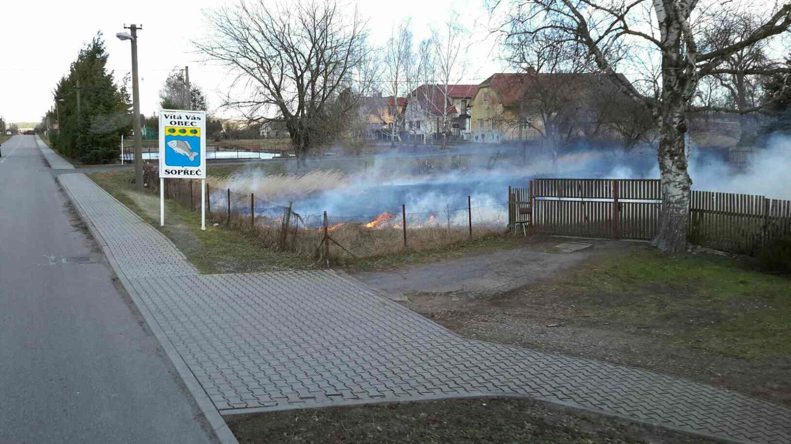 pálení trávy1.jpg
