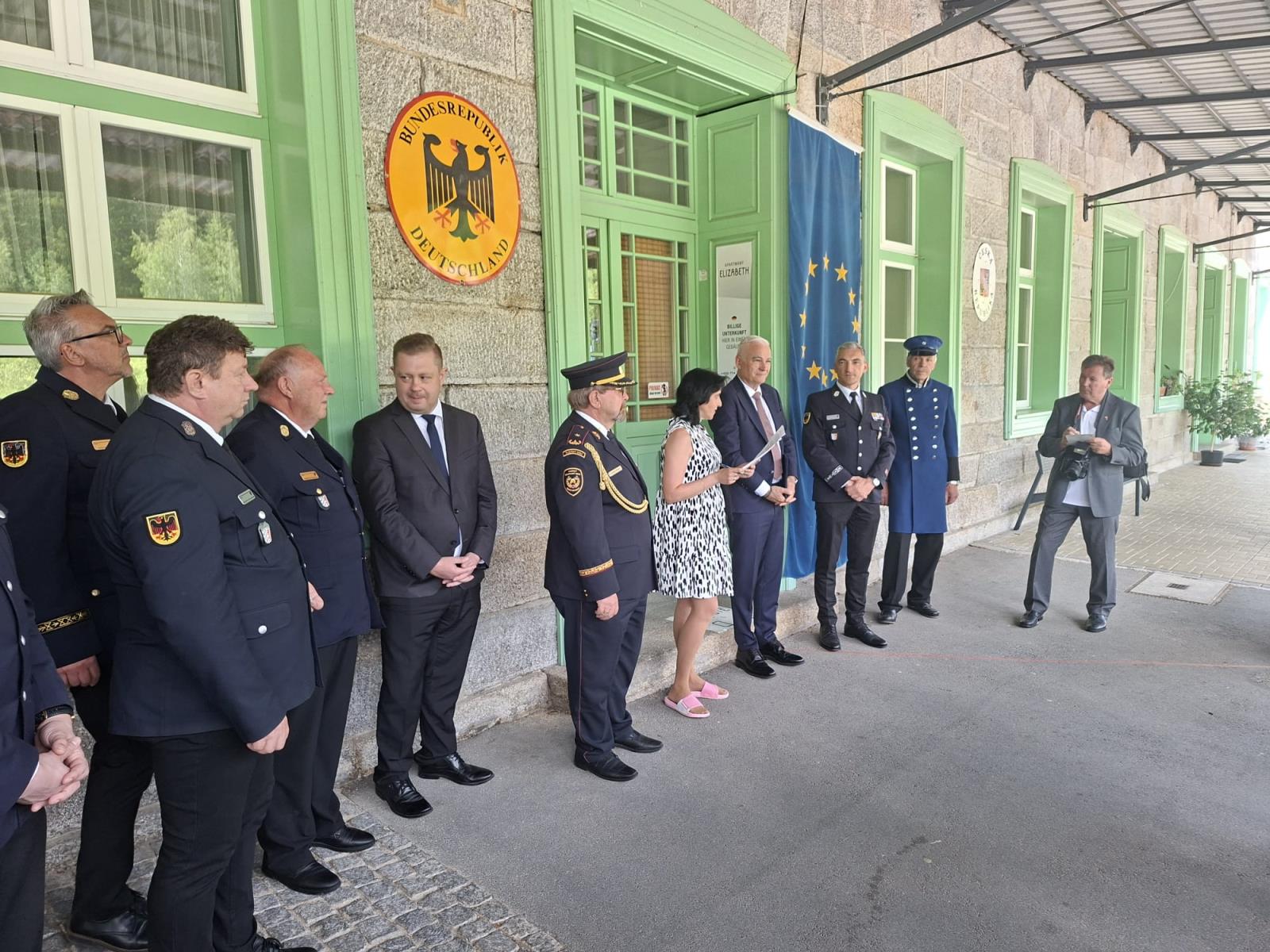 podpis smlouvy o přeshraniční spolupráci (1).jpeg