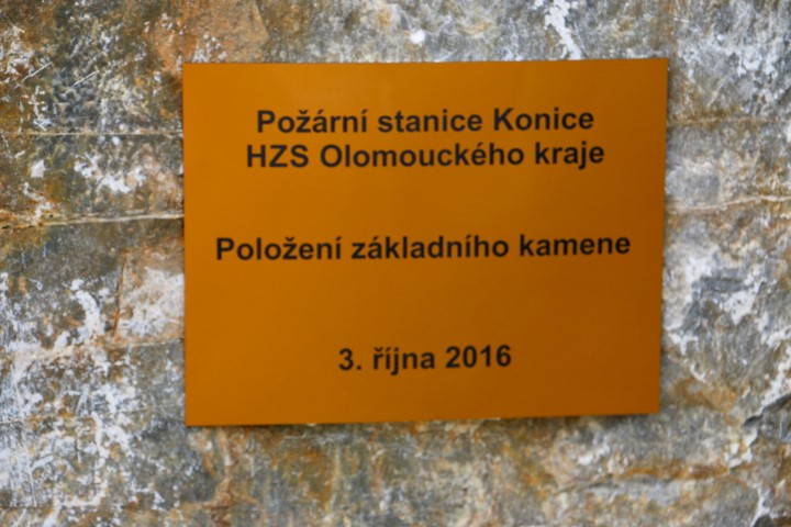 poklepání základního kamene konice