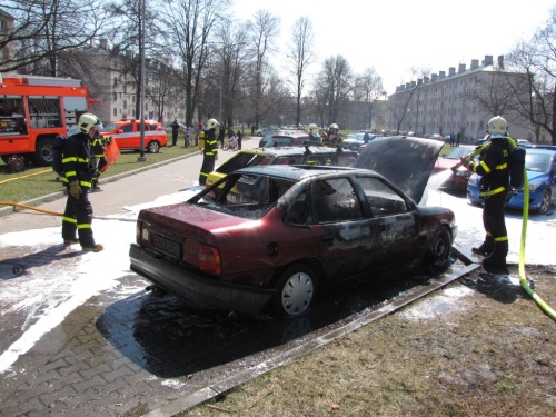 pozar3autaKarvina (3).jpg