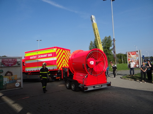 pozarAlbertOstrava_peku (6).JPG