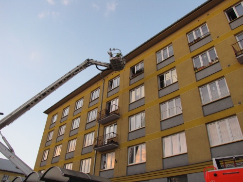 pozardumzachrana7zraneniKarvina (1).JPG