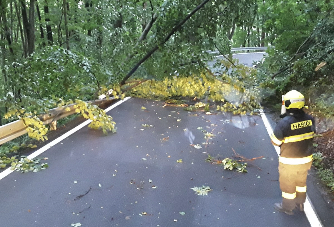 silne bourky Olomoucky kraj cerven