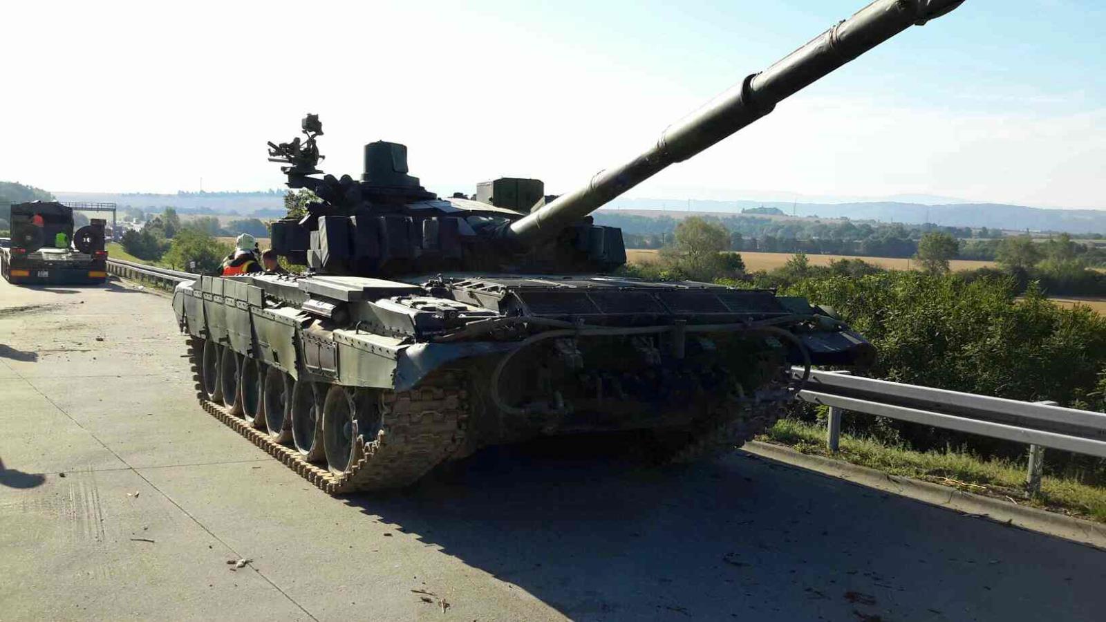 tank na D35.jpg