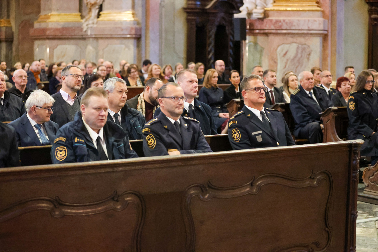 Hosté Podzimního hasičského koncertu si užívají hudební zážitek se souborem Hradišťan a Jiřím Pavlicou