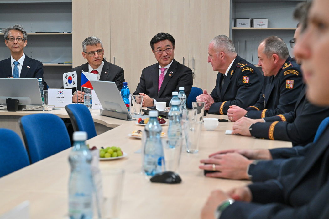 Ministr vnitra Korejské republiky pan Yun Ho Jung se setkal v rámci CZ-KR fóra s vrcholnými představiteli HZS ČR