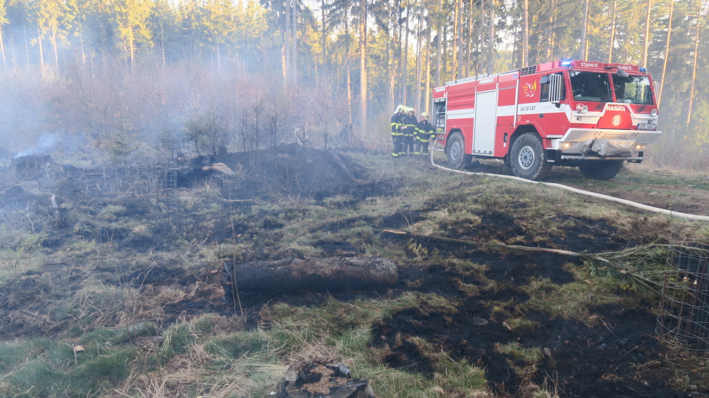 19_4_2018 požár lesního porostu Žlíbek (3).jpg